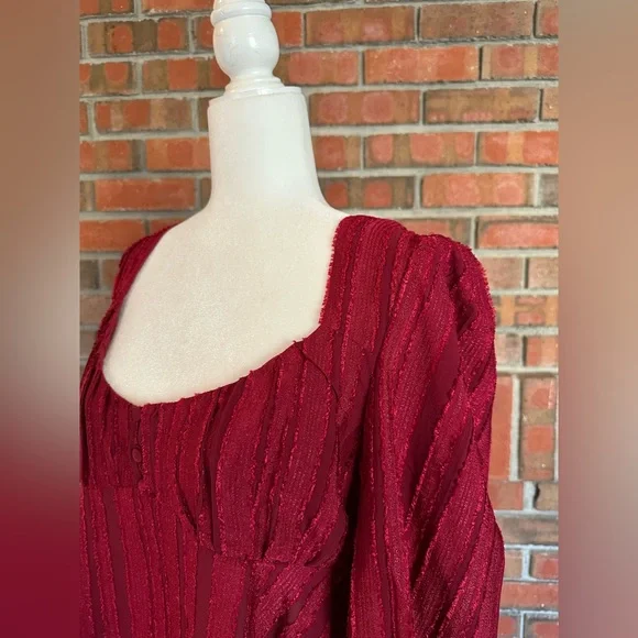 👗Lulu’s Spread the Cheer Wine Red Textured Square Neck Long Sleeve Top, size M - Picture 2 of 10